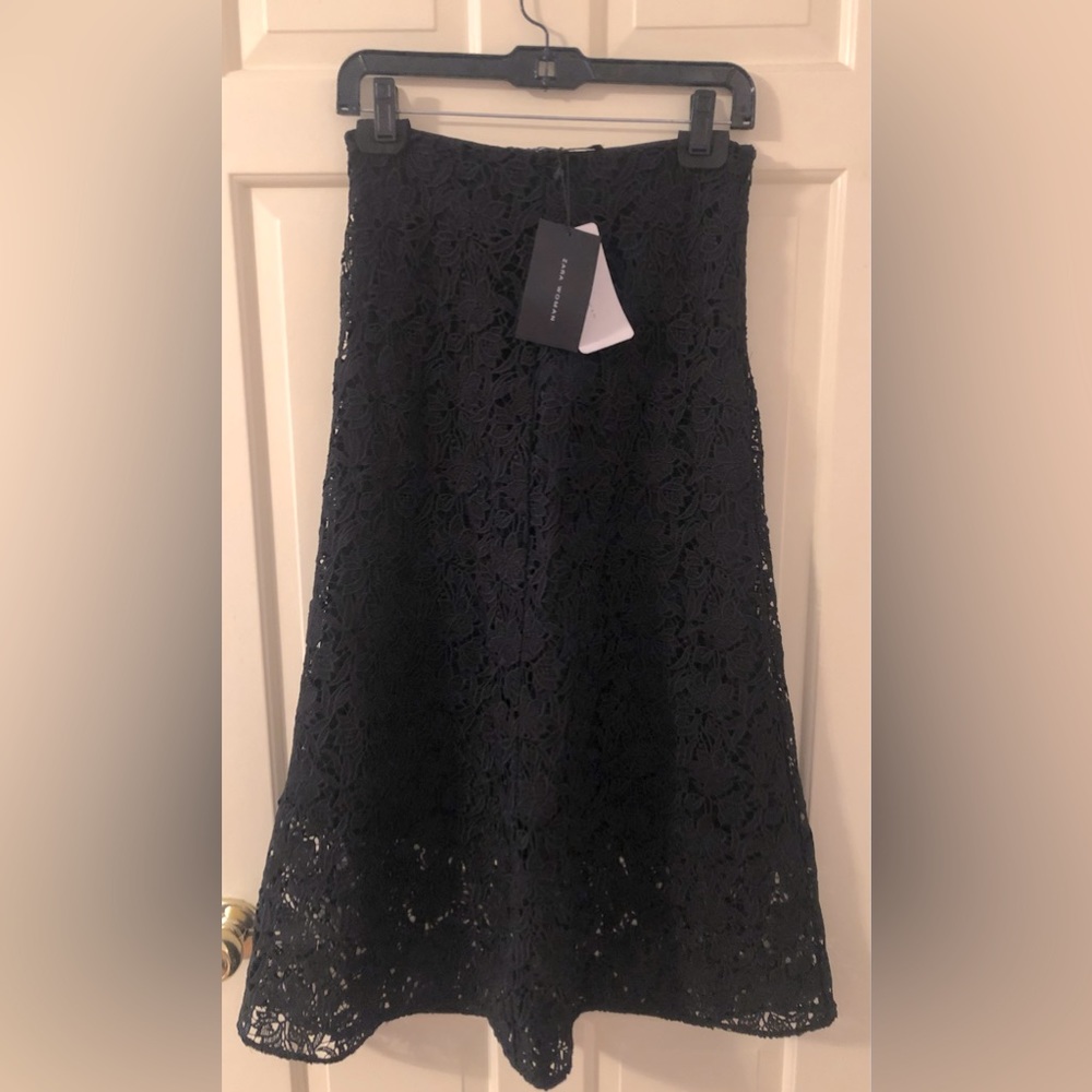 NWT Zara Black Heavy Lace, Guipure, midi skirt Size XS